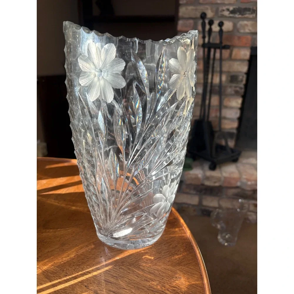 VTG Exquisite Dais Crystal Vase Frosted Floral Cut Glass Heavy Elegant Decor